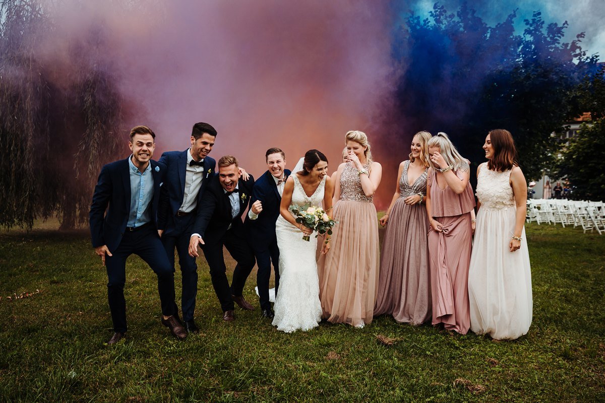 Hochzeitsbilder mit Rauchfackeln